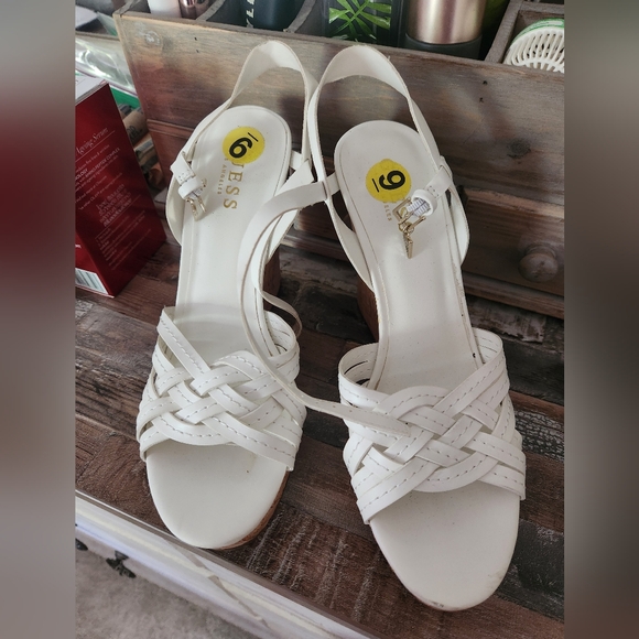 👻5/$25 Guess White Elegant Woven Wedge Heels - Picture 1 of 5
